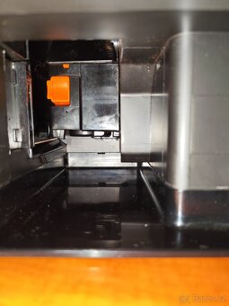 Prodám automatický kávovar Sencor SES 8010CH - 8