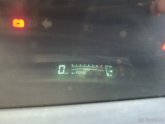 Toyota Yaris - 8
