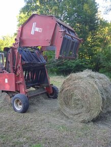 Lis na kulaté balíky Hesston - 8