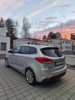 Kia Carens, 1.7crdi. 7-mist. Manual - 8