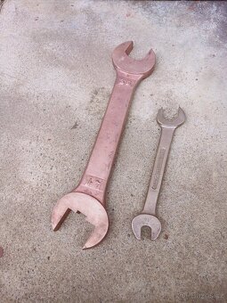 Plochý klíče - bronz - 8