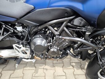 Yamaha Niken GT - 8
