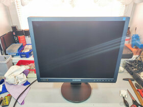 Profesionální grafický monitor Samsung XL20 - 8