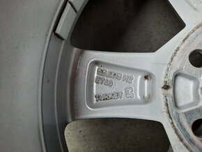 Al.kola ORIG.Škoda 5,5Jx15H2ET40zimní pneu jako nové . - 8