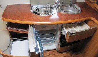 Prodám karavan Hobby 540 ufe,model 2008 + mover + předstan. - 8