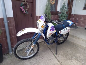 Suzuki DR 350 - 8