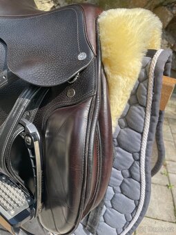 HNEDE SKOKOVE KONTAKTNI SEDLO EQUIPE EMPORIO POSEDLI 17,5/2 - 8