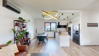 Prodej luxusního rodinného domu v Kobylnicích u Brna - 8