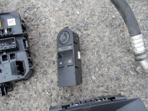 Díly Opel Astra H 1.9CDTI 74kw - 8