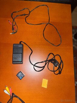 CANON UC 100, 8 mm Video Camcorder - 8