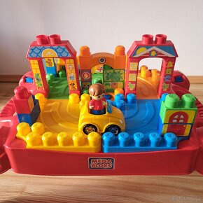 Mega Bloks - Skládací hrací stůl s kostkami - 8