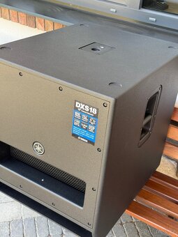 Yamaha DXS18 – 18" aktivní subwoofer - DJ, kapely, kulturák - 8
