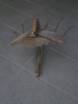 Oboustranný pluh APH-352 - 8