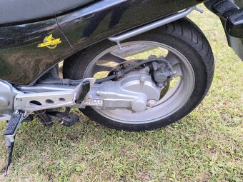 Honda ntv 650 - 8