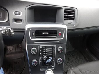 Volvo V60 2.0 D3 r.v.2016 (110 kw) servisní knížka - 8