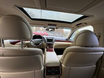LEXUS LS600H - 8