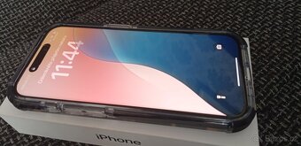 iPhone 15 Pro top stav - 8