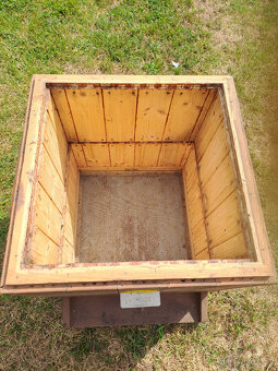 Včelí úly - nastavky 39x24 a 39x17 + dna 10cm- zateplené 2cm - 8