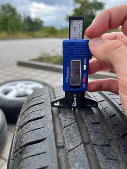 Originální ALU Škoda 5x100 R15 - Zánovní pneu - 8