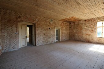 Prodej komerčního objektu Klokočov - 8