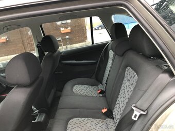 ŠKODA FABIA KOMBI 1.2i HTP 12V 47KW Koupeno ČR 2007 - 8