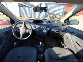 Toyota yaris 998ccm r.v.2006 - 8