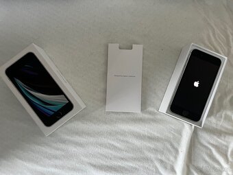 Apple iPhone SE 2020 - 8