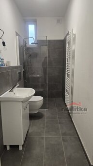 Pronájem bytu 2+kk s balkónem, 61m2, a parkovacím místem, Op - 8