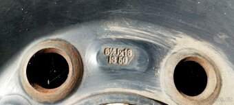 215/60 R16 zimní 5x112  sada plechových disků 4x5,2mm - 8