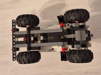 42150 LEGO Technic - Monster Jam™ Monster Mutt™ Dalmatin - 8