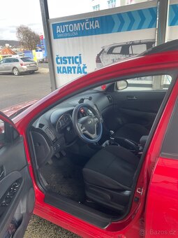 Hyundai i30 2011 1.6CRDi - 8