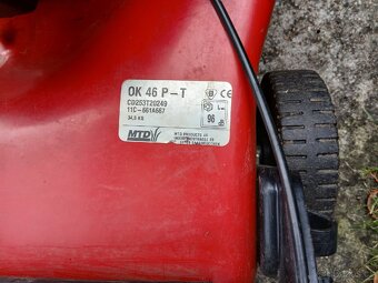 Starší sekačka s motorem Tecumseh - 8