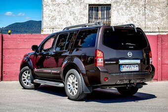 Nissan Pathfinder 3.0 dCi V6 LE - 8
