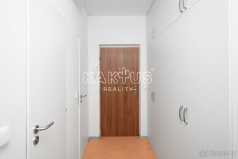 Pronájem bytu 2+1 (56m²), na ulici Vietnamská, Ostrava-Porub - 8