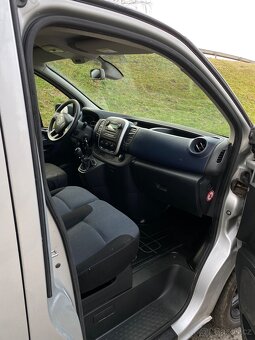 Opel vivaro 6míst - 8