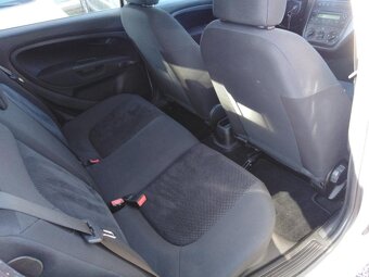 FIAT GRANDE PUNTO 1,4-8V BENZIN 57 KW JEN ZA 39000 KČ - 8