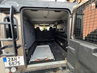 Land Rover Defender 110 Td4 - CUSTOMIZED - 8