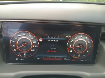 Hyundai Tucson N-line 2023, manuál, červený, 14500km,Stav n - 8