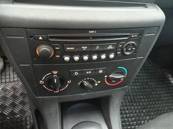 Prodám Citroen C4 16 benzín s tažnym R.V.2009 - 8