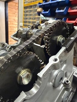 Aprillia/BMW - motor Rotax 650 - 8