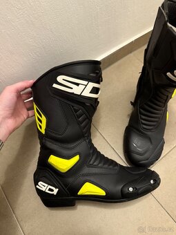 Věci na moto - 8