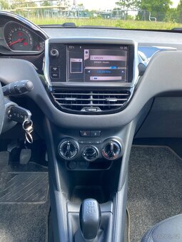 PEUGEOT 208 1.2 BENZÍN 2012 BÍLÁ - 8