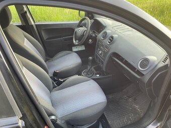 Ford Fusion 1.4i - 8