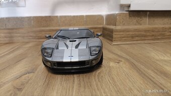 Model Ford GT 2004 1:18 Autoart ( 73025 ) - 8