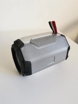 Přenosný Bluetooth reproduktor s rádiem - 8