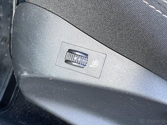 Peugeot 2008 1.2PT ,  60 kW benzín, 2016 - 8