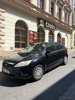 Ford Focus 1.6 - 8