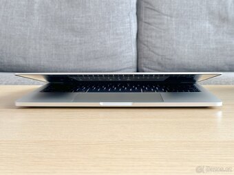 Apple MacBook Pro 13" - 16GB RAM - 100% STAV NOVÉHO KUSU - 8