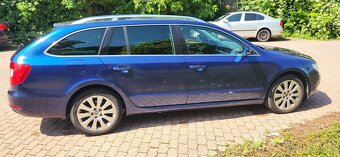 ŠKODA SUPERB 2.0TDI DSG 4X4 2012 KOMBI,XENONY,NAVI,PÁDLA - 8
