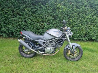 Cagiva raptor 650 - 8
